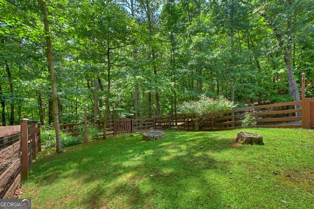 612 Medina Court, Ellijay, GA 30540