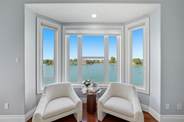 5934 Stratford Gardens Drive, Sugar Land, TX 77479