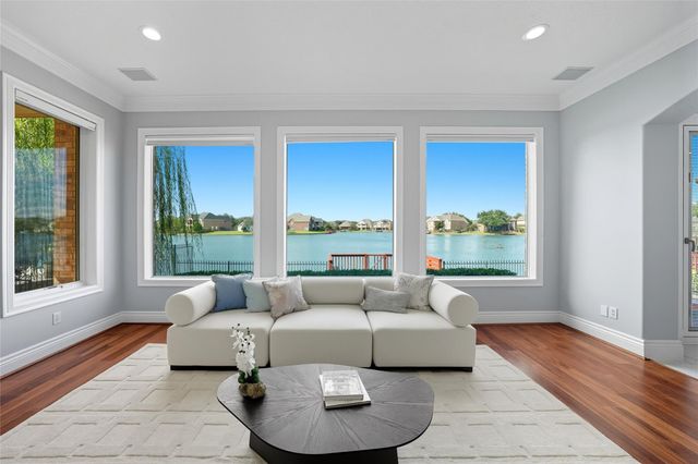 5934 Stratford Gardens Drive, Sugar Land, TX 77479