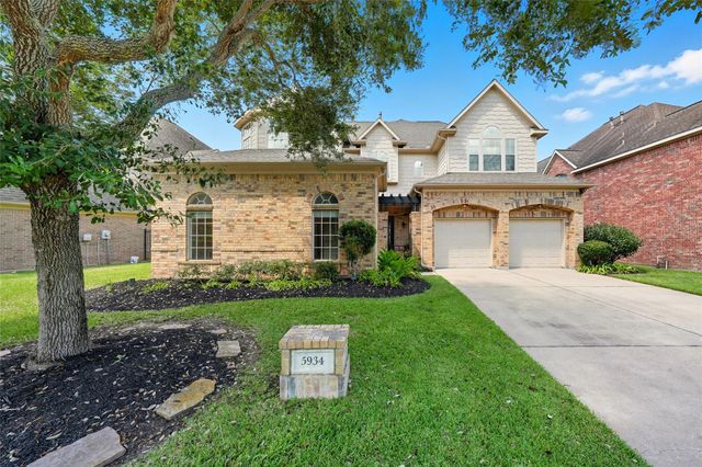 5934 Stratford Gardens Drive, Sugar Land, TX 77479