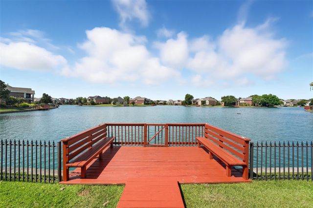 5934 Stratford Gardens Drive, Sugar Land, TX 77479