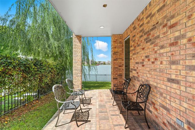 5934 Stratford Gardens Drive, Sugar Land, TX 77479