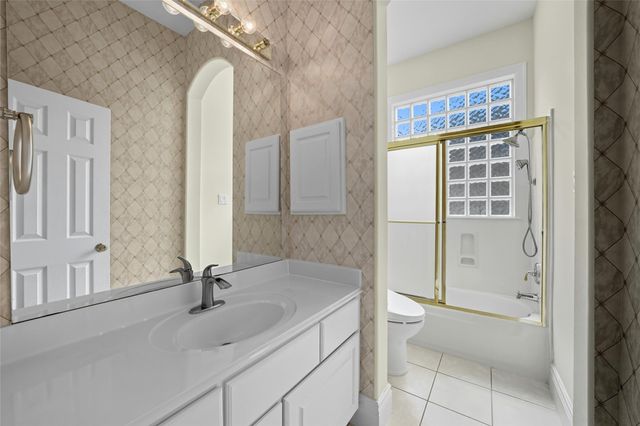 5934 Stratford Gardens Drive, Sugar Land, TX 77479