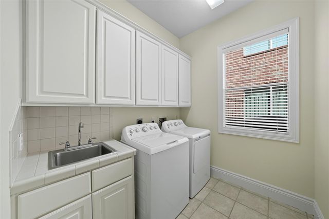 5934 Stratford Gardens Drive, Sugar Land, TX 77479