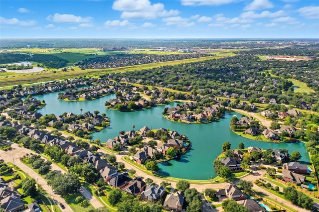 5934 Stratford Gardens Drive, Sugar Land, TX 77479