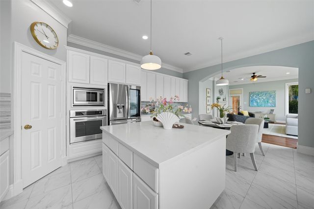 5934 Stratford Gardens Drive, Sugar Land, TX 77479