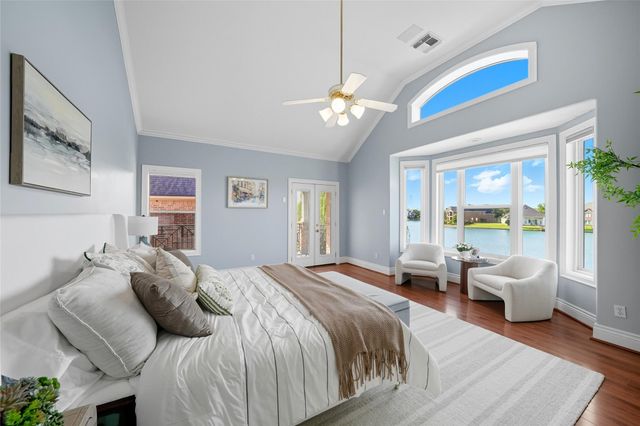 5934 Stratford Gardens Drive, Sugar Land, TX 77479