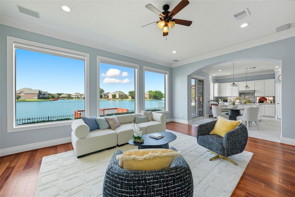 5934 Stratford Gardens Drive, Sugar Land, TX 77479