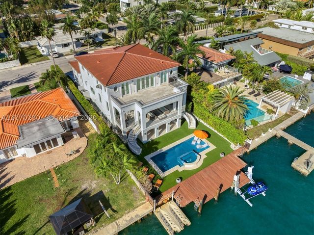 1460 S Treasure Dr, North Bay Village, FL 33141