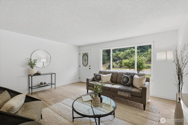 17448 NE 156th Street, Woodinville, WA 98072
