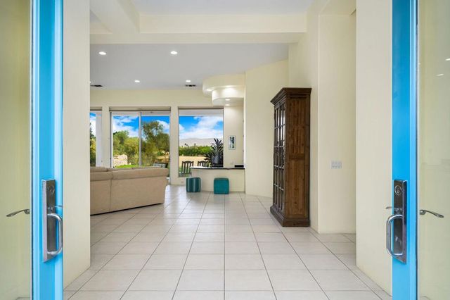 158 Loch Lomond Road, Rancho Mirage, CA 92270