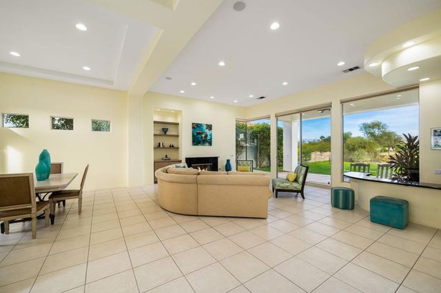 158 Loch Lomond Road, Rancho Mirage, CA 92270