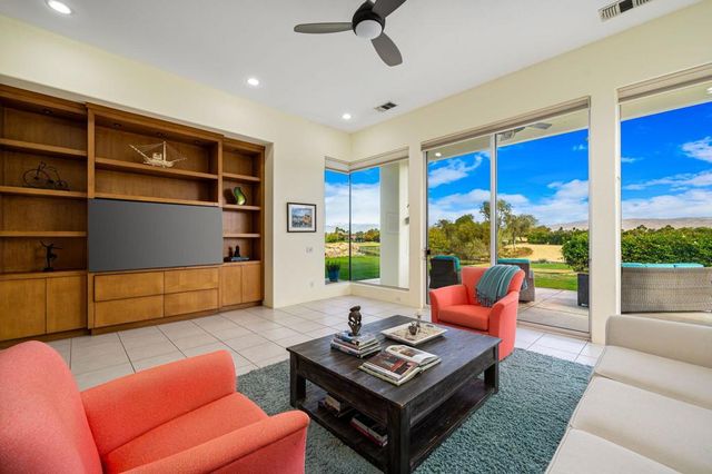 158 Loch Lomond Road, Rancho Mirage, CA 92270