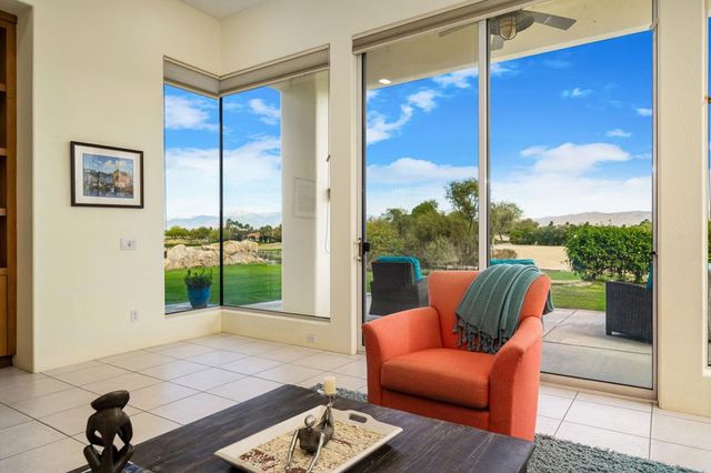 158 Loch Lomond Road, Rancho Mirage, CA 92270