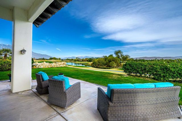 158 Loch Lomond Road, Rancho Mirage, CA 92270