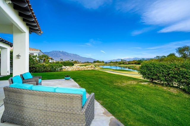 158 Loch Lomond Road, Rancho Mirage, CA 92270