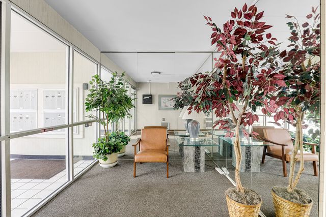 148 Circle Avenue 201, Forest Park, IL 60130
