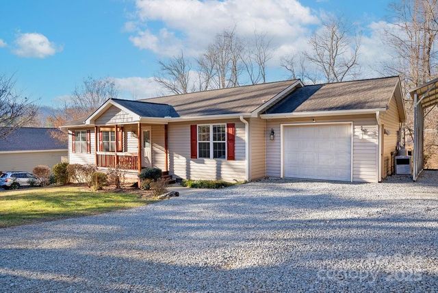 43 Redden Road, Hendersonville, NC 28739