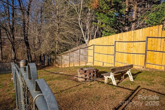 43 Redden Road, Hendersonville, NC 28739