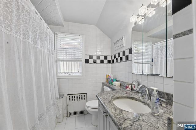 290 Winthrop Road, Teaneck, NJ 07666