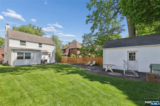 290 Winthrop Road, Teaneck, NJ 07666