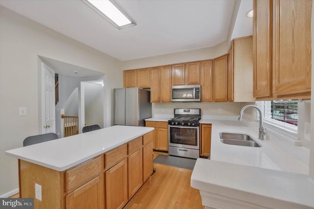 16808 CAPON TREE LN, Woodbridge, VA 22191