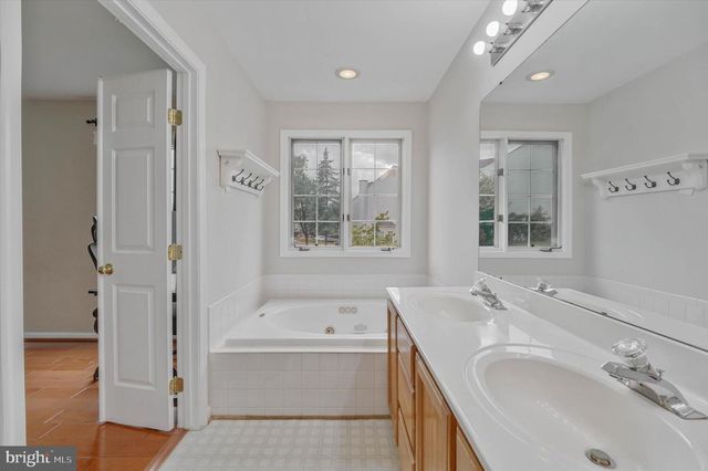 16808 CAPON TREE LN, Woodbridge, VA 22191