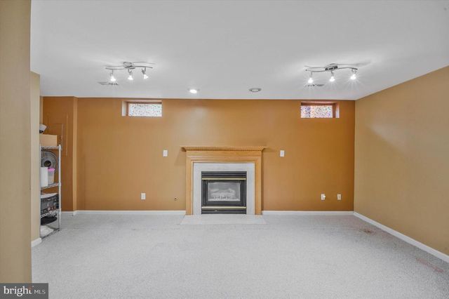 16808 CAPON TREE LN, Woodbridge, VA 22191