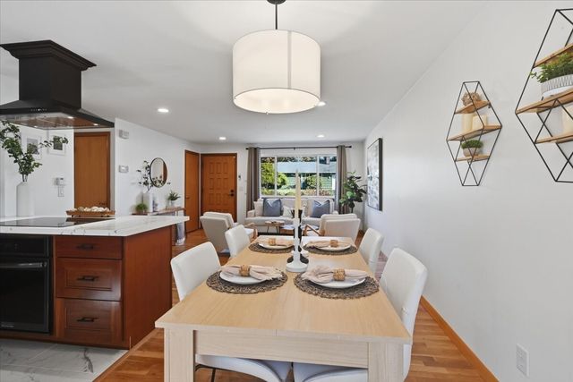 1215 Queen Avenue NE, Renton, WA 98056