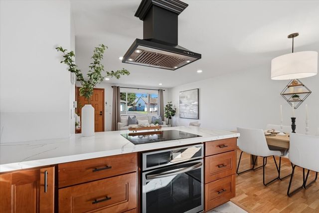 1215 Queen Avenue NE, Renton, WA 98056