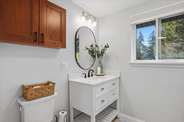 1215 Queen Avenue NE, Renton, WA 98056