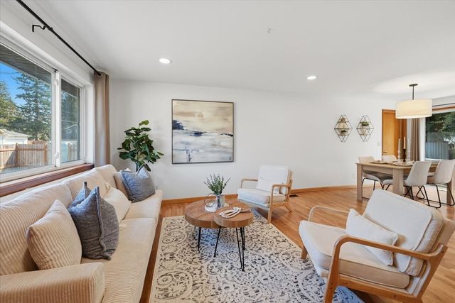 1215 Queen Avenue NE, Renton, WA 98056