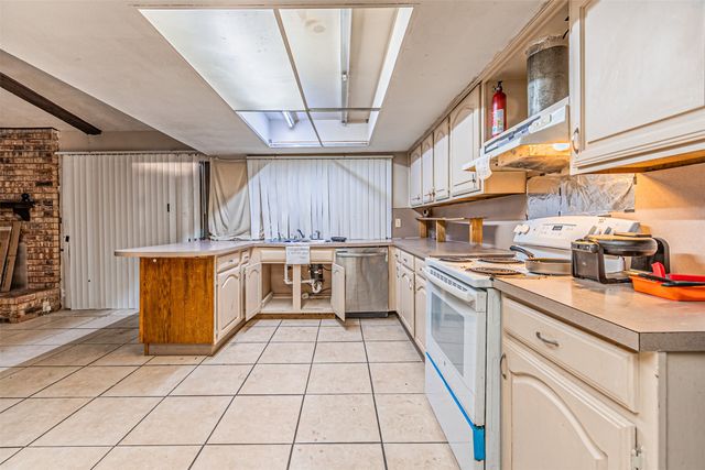 10315 Red Elm Road, Dallas, TX 75243