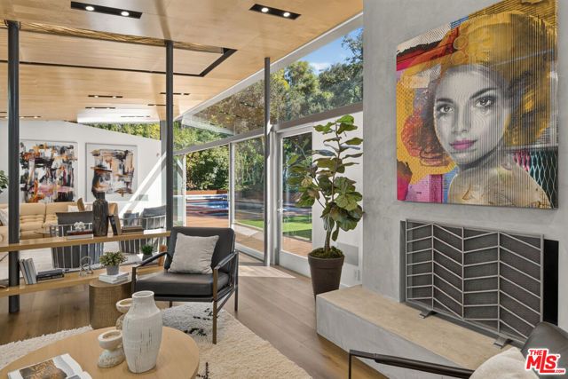2538 Hutton Drive, Beverly Hills, CA 90210