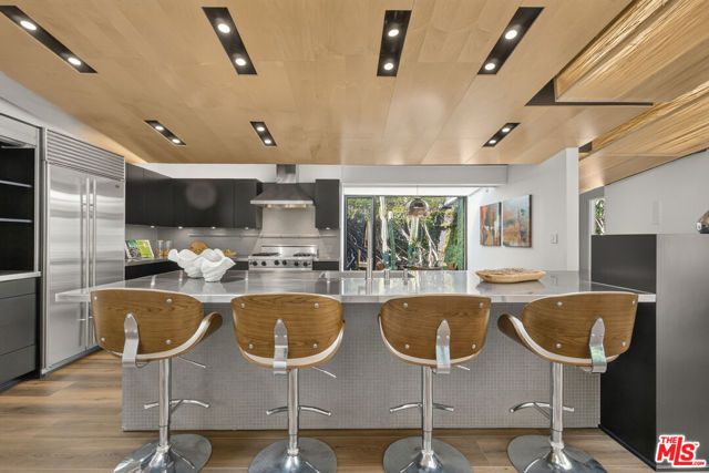 2538 Hutton Drive, Beverly Hills, CA 90210