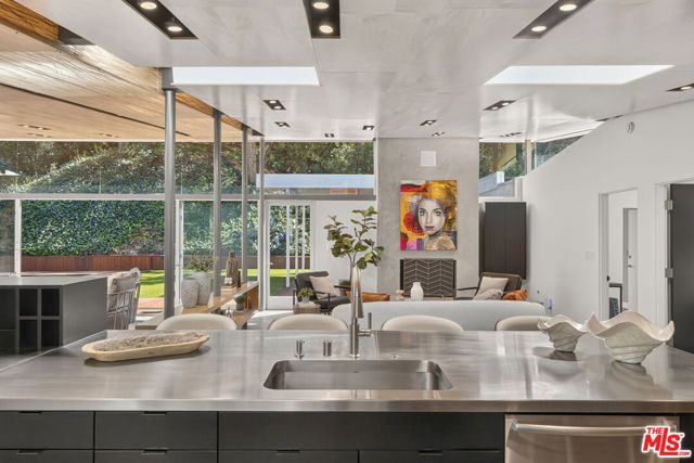 2538 Hutton Drive, Beverly Hills, CA 90210