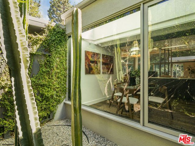 2538 Hutton Drive, Beverly Hills, CA 90210