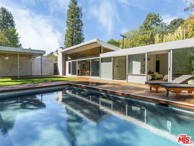 2538 Hutton Drive, Beverly Hills, CA 90210