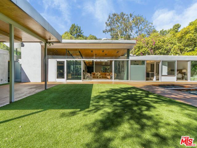 2538 Hutton Drive, Beverly Hills, CA 90210