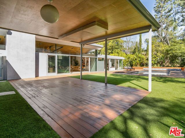 2538 Hutton Drive, Beverly Hills, CA 90210