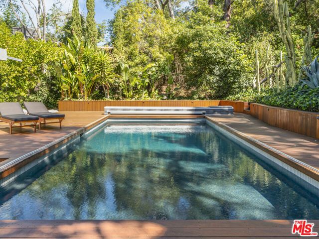 2538 Hutton Drive, Beverly Hills, CA 90210
