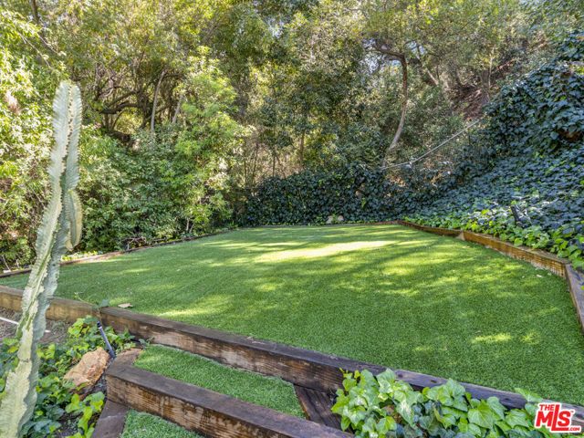 2538 Hutton Drive, Beverly Hills, CA 90210