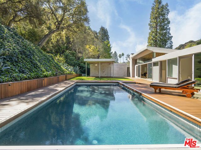 2538 Hutton Drive, Beverly Hills, CA 90210