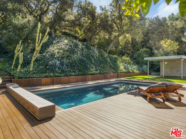 2538 Hutton Drive, Beverly Hills, CA 90210