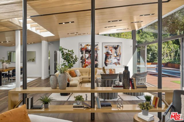 2538 Hutton Drive, Beverly Hills, CA 90210