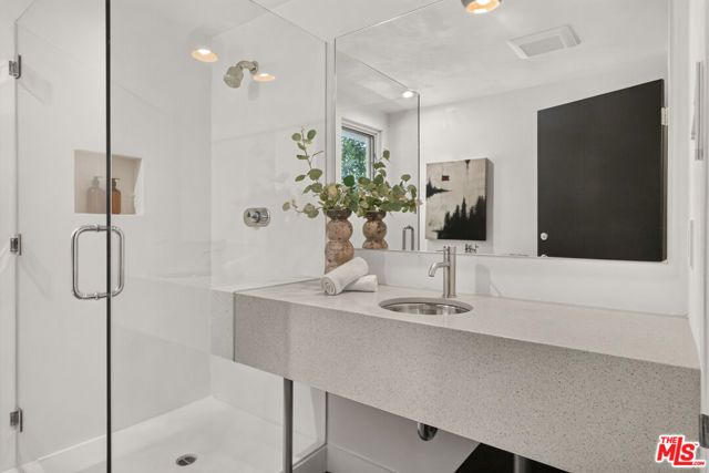 2538 Hutton Drive, Beverly Hills, CA 90210