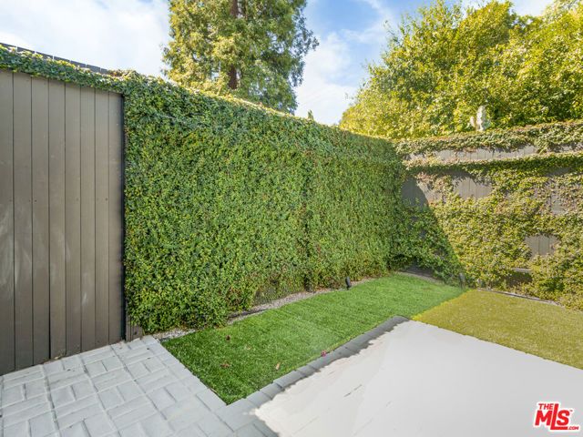 2538 Hutton Drive, Beverly Hills, CA 90210