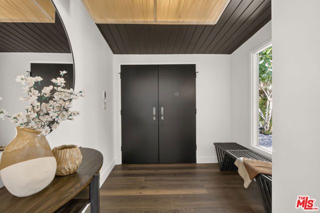2538 Hutton Drive, Beverly Hills, CA 90210