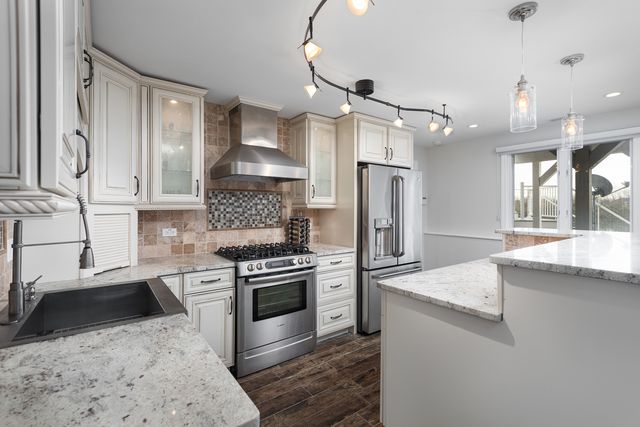 22743 Marina Drive, Plainfield, IL 60585