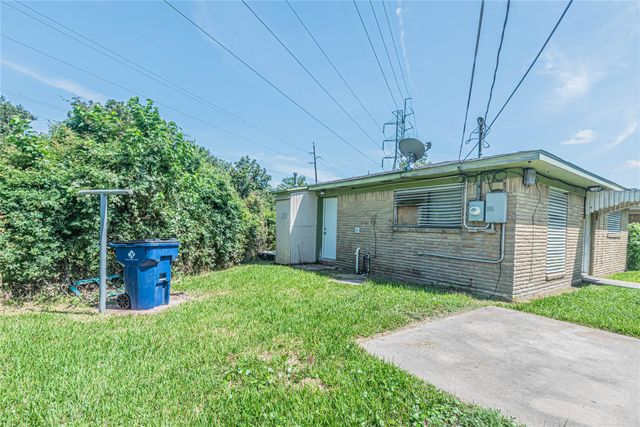 128 N Washington Street, Texas City, TX 77591